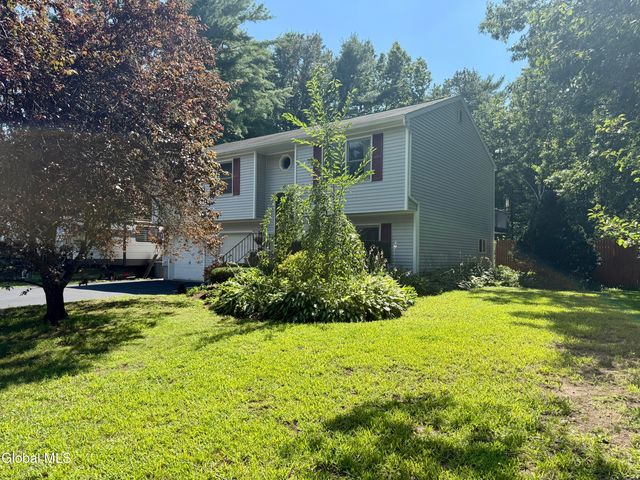4 Joseph Court, Queensbury, NY 12804