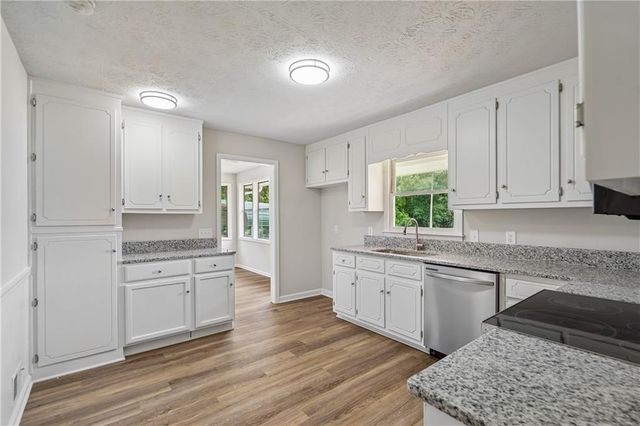 221 Mills Creek Path, Hiram, GA 30141
