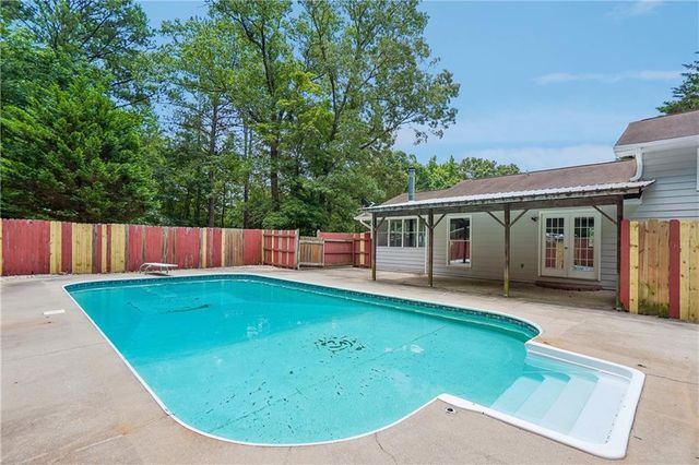 221 Mills Creek Path, Hiram, GA 30141
