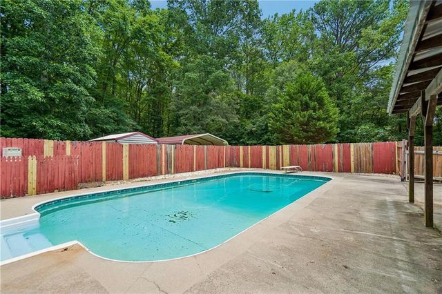 221 Mills Creek Path, Hiram, GA 30141