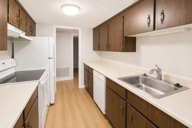 39 Christopher Dr G, Stoughton, MA 02072