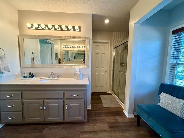 1403 NE 94th Court, Kansas City, MO 64155
