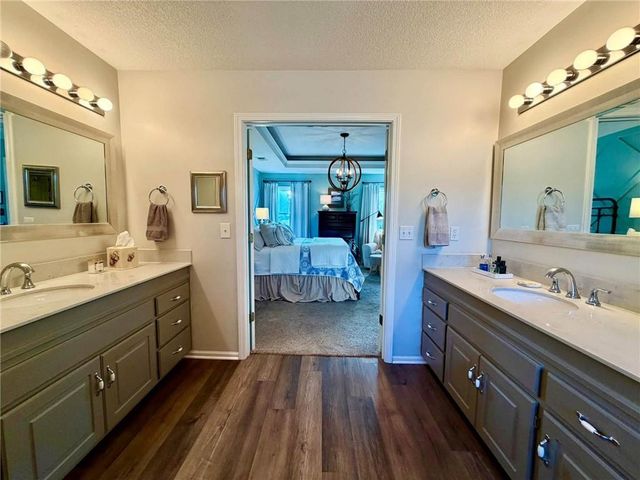 1403 NE 94th Court, Kansas City, MO 64155