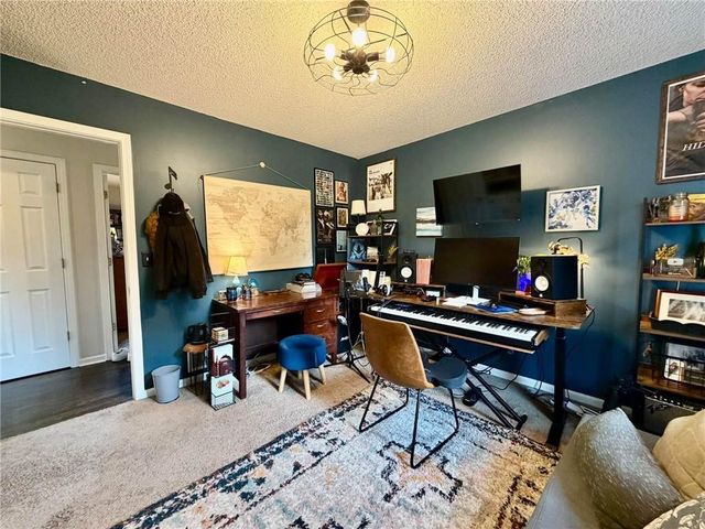 1403 NE 94th Court, Kansas City, MO 64155