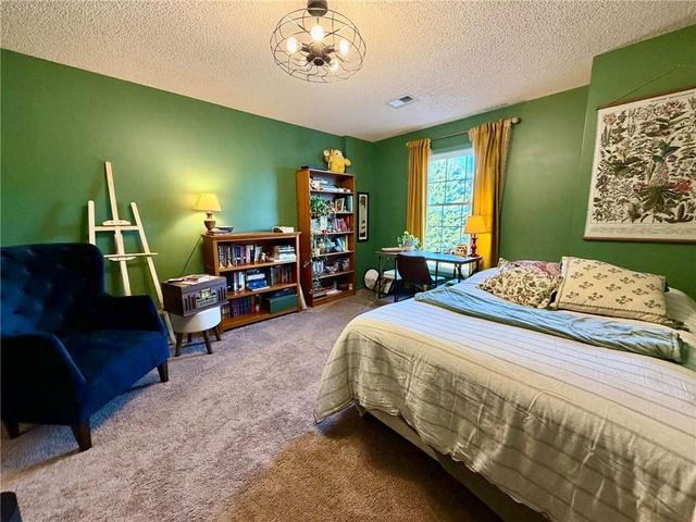 1403 NE 94th Court, Kansas City, MO 64155