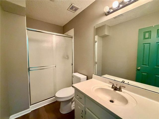 1403 NE 94th Court, Kansas City, MO 64155