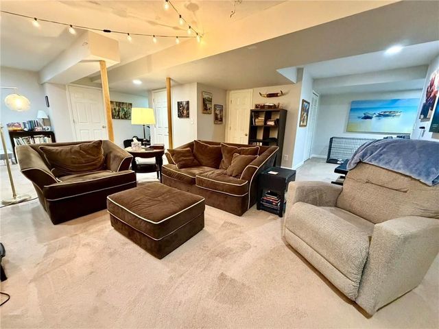 1403 NE 94th Court, Kansas City, MO 64155