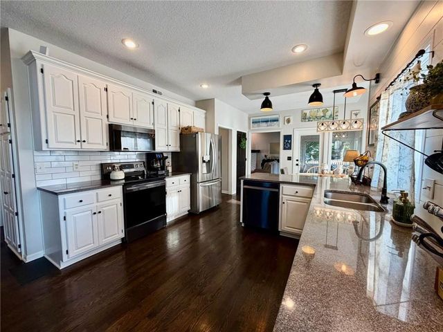1403 NE 94th Court, Kansas City, MO 64155