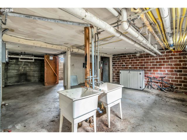 1411 N ALBERTA St 1, Portland, OR 97217