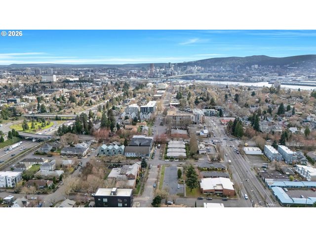 1411 N ALBERTA St 1, Portland, OR 97217