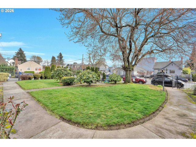 1411 N ALBERTA St 1, Portland, OR 97217