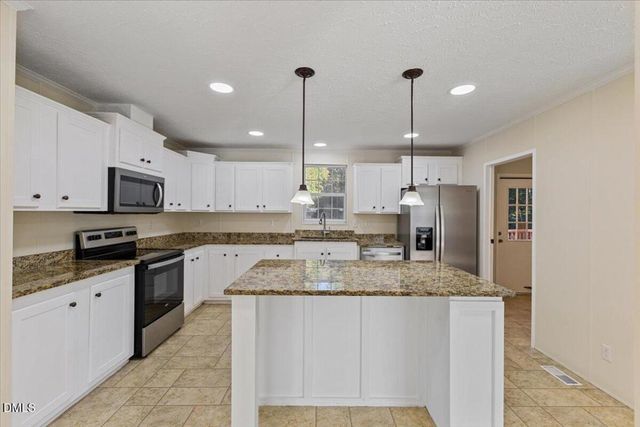 922 Humminfbird Road, Four Oaks, NC 27524