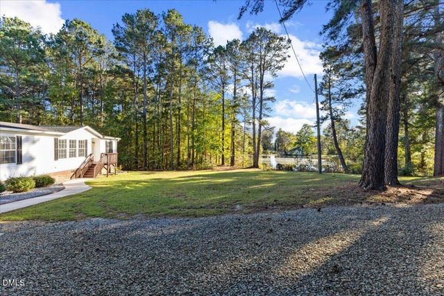 922 Humminfbird Road, Four Oaks, NC 27524