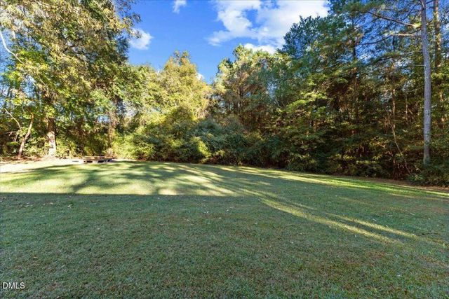 922 Humminfbird Road, Four Oaks, NC 27524