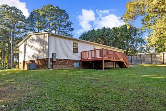 922 Humminfbird Road, Four Oaks, NC 27524