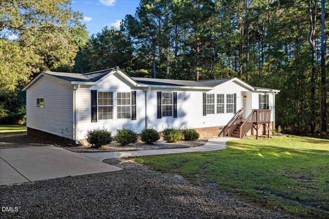 922 Humminfbird Road, Four Oaks, NC 27524
