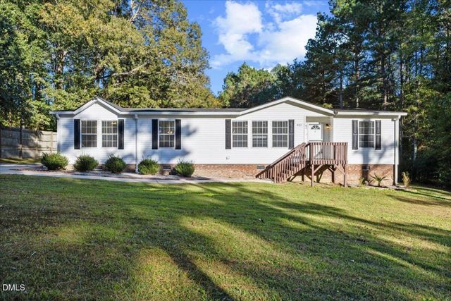 922 Humminfbird Road, Four Oaks, NC 27524