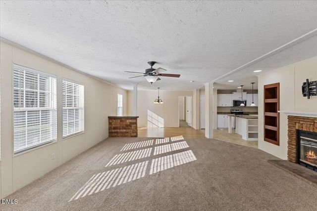 922 Humminfbird Road, Four Oaks, NC 27524