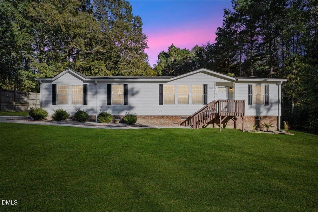 922 Humminfbird Road, Four Oaks, NC 27524