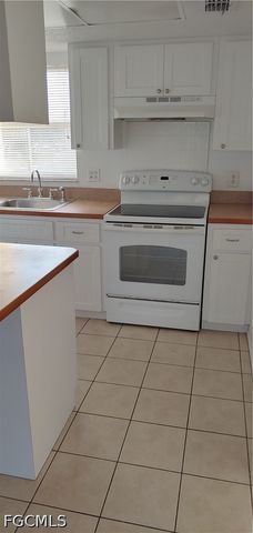 723 SE 10th ST, Cape Coral, FL 33990