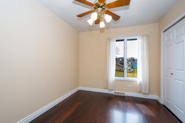 25172 W Columbia Bay Drive, Lake Villa, IL 60046