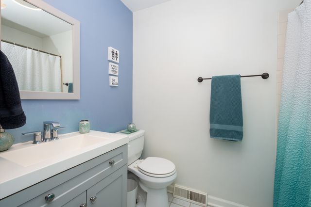 25172 W Columbia Bay Drive, Lake Villa, IL 60046