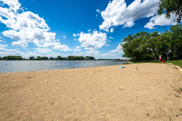 25172 W Columbia Bay Drive, Lake Villa, IL 60046