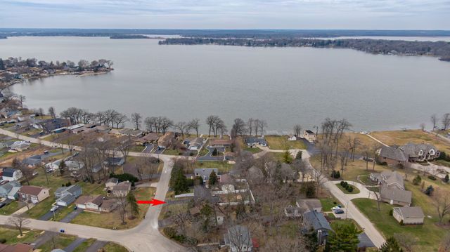 25172 W Columbia Bay Drive, Lake Villa, IL 60046