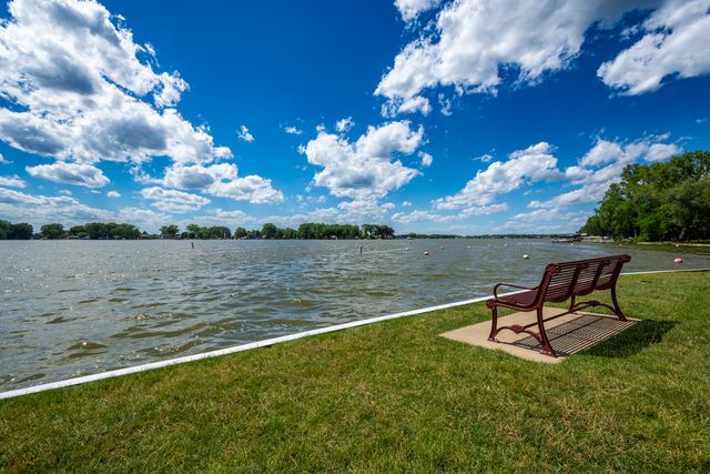 25172 W Columbia Bay Drive, Lake Villa, IL 60046