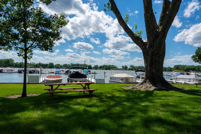 25172 W Columbia Bay Drive, Lake Villa, IL 60046