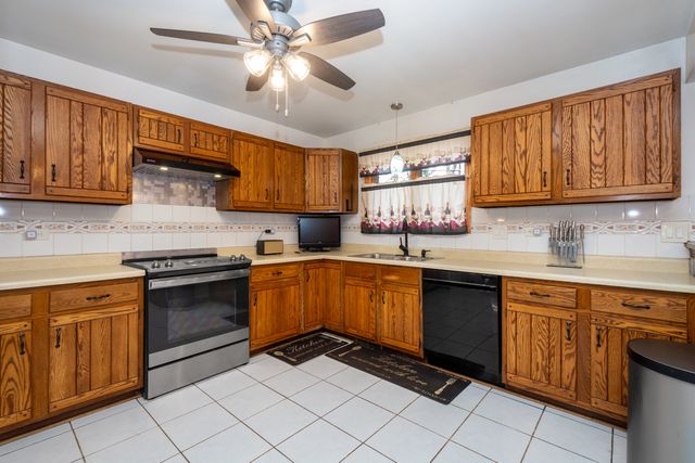 25172 W Columbia Bay Drive, Lake Villa, IL 60046