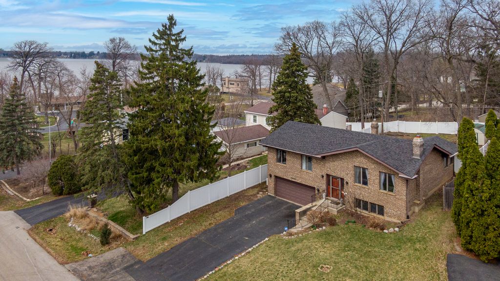 25172 W Columbia Bay Drive, Lake Villa, IL 60046