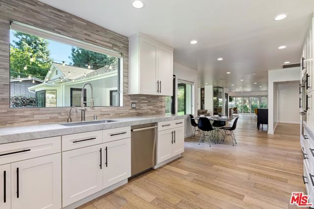 2400 Glendower Avenue, Los Angeles, CA 90027