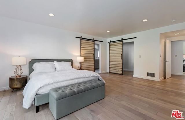 2400 Glendower Avenue, Los Angeles, CA 90027