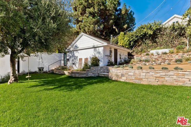 2400 Glendower Avenue, Los Angeles, CA 90027