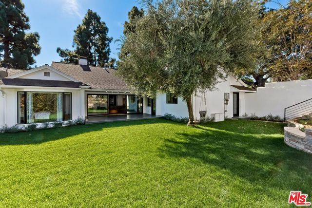 2400 Glendower Avenue, Los Angeles, CA 90027