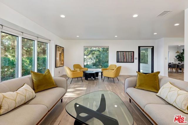 2400 Glendower Avenue, Los Angeles, CA 90027