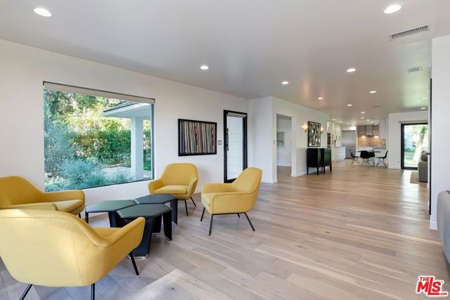 2400 Glendower Avenue, Los Angeles, CA 90027