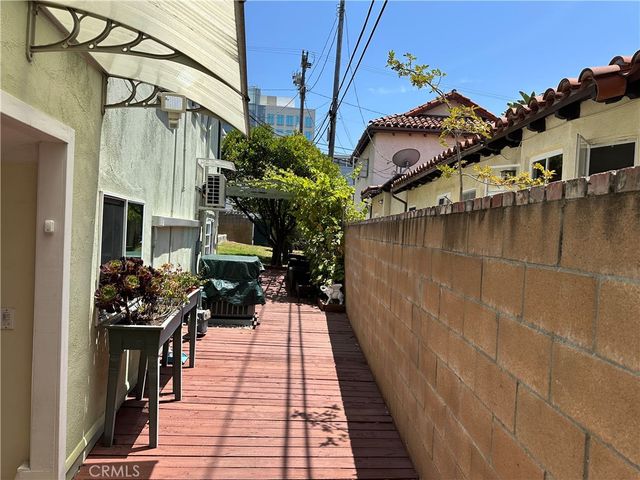 10338 Eastborne, Los Angeles, CA 90024