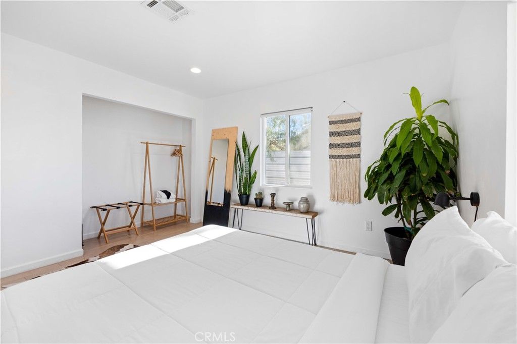 Image 12 of property listing at 61879 Valley View Circle, Joshua Tree, CA 92252