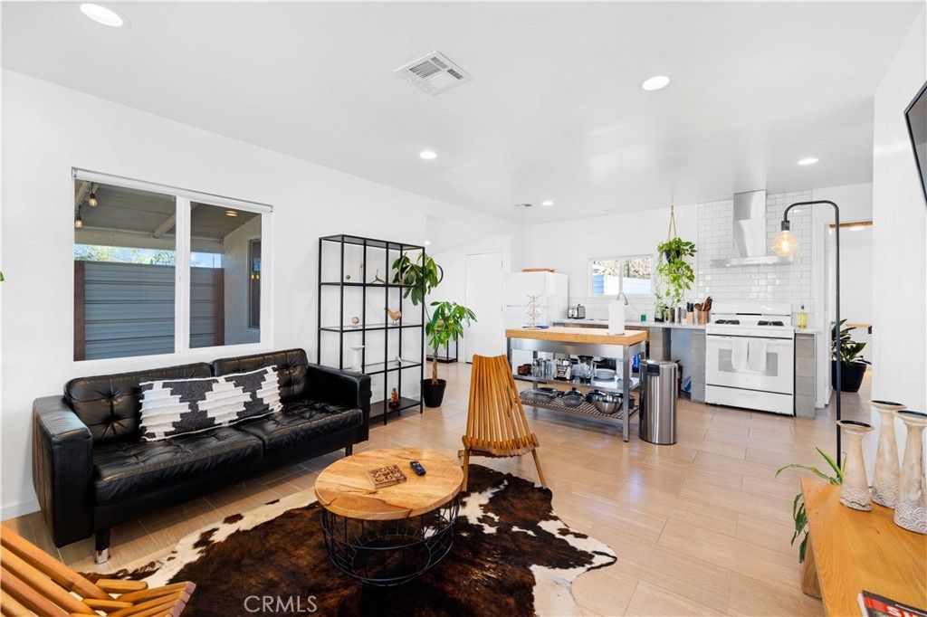 Image 2 of property listing at 61879 Valley View Circle, Joshua Tree, CA 92252