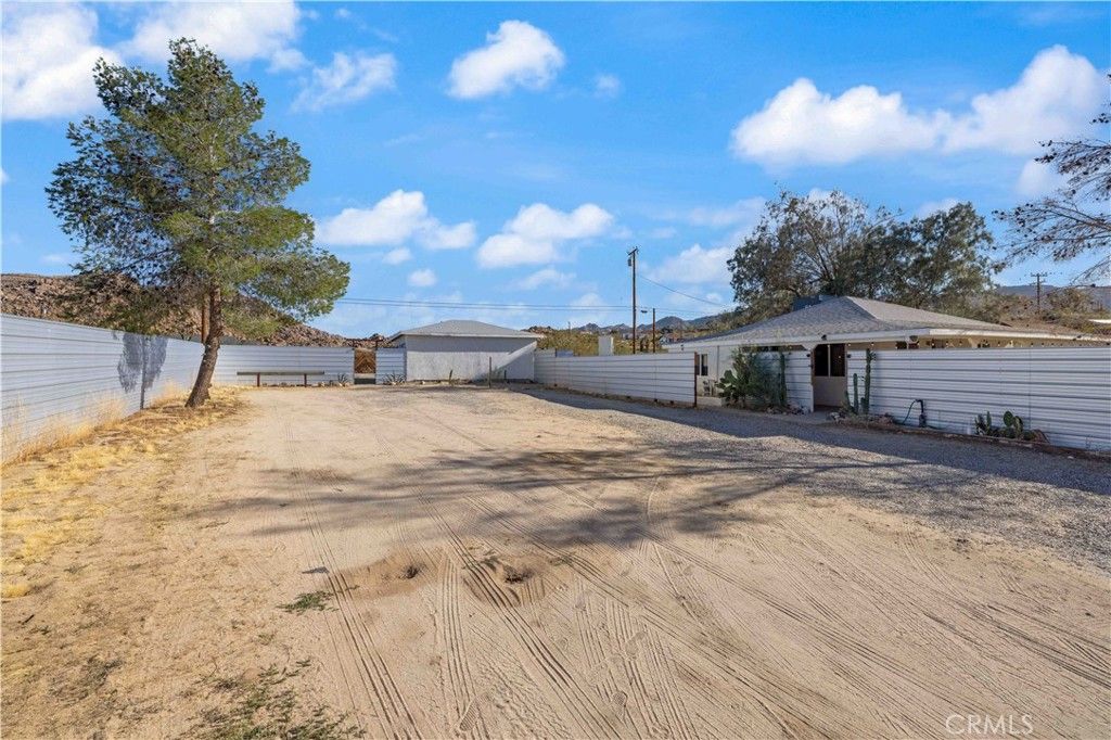 Image 34 of property listing at 61879 Valley View Circle, Joshua Tree, CA 92252