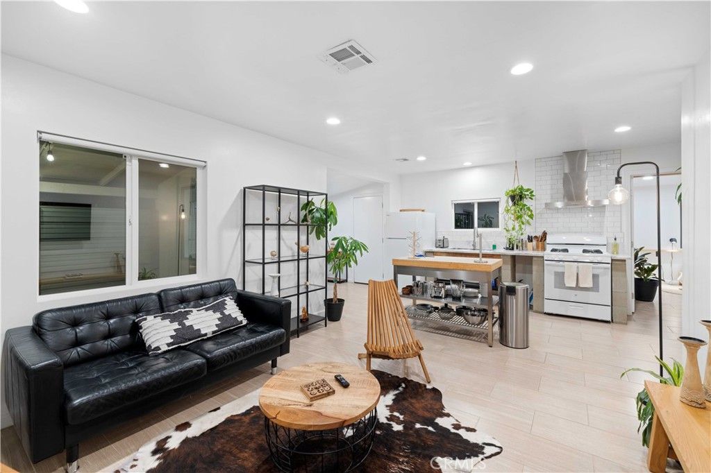 Image 39 of property listing at 61879 Valley View Circle, Joshua Tree, CA 92252
