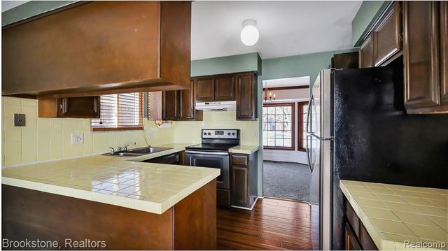 18046 Gaylord Court, Clinton Township, MI 48035