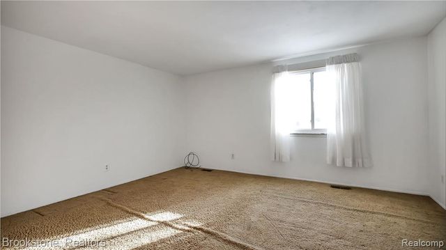 18046 Gaylord Court, Clinton Township, MI 48035