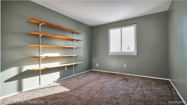 18046 Gaylord Court, Clinton Township, MI 48035