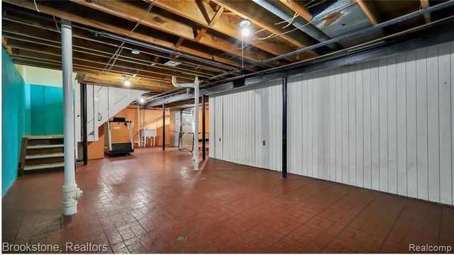 18046 Gaylord Court, Clinton Township, MI 48035