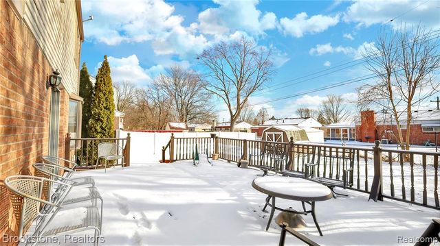 18046 Gaylord Court, Clinton Township, MI 48035