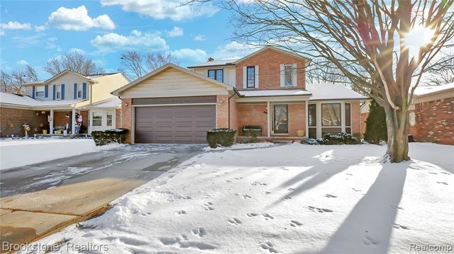 18046 Gaylord Court, Clinton Township, MI 48035