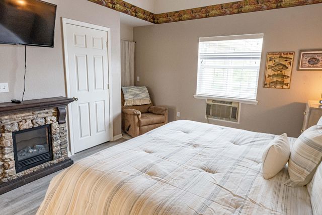150 West Rockford Drive, 11, Branson, MO 65616